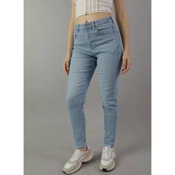 AE Stretch Mom. Proof that mom knows best. - Picture 1 of 8